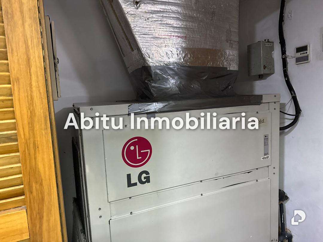 Oficina en La Castellana, Caracas – 25