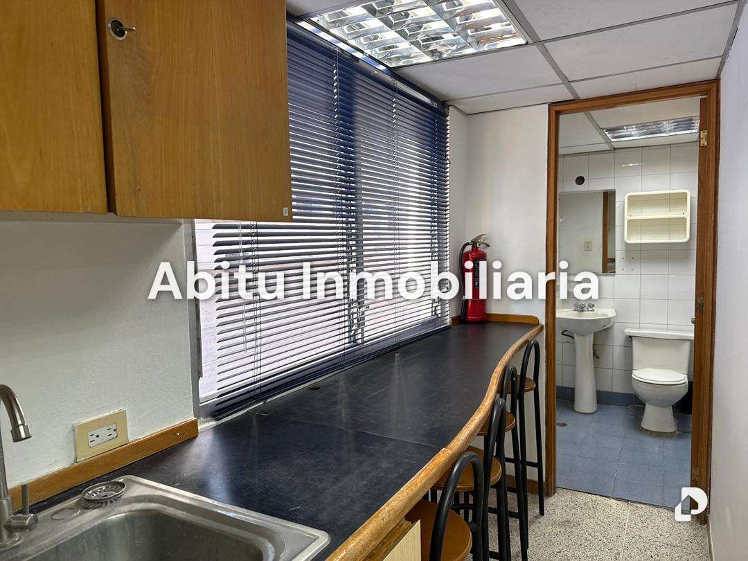 Oficina en La Castellana, Caracas – 9