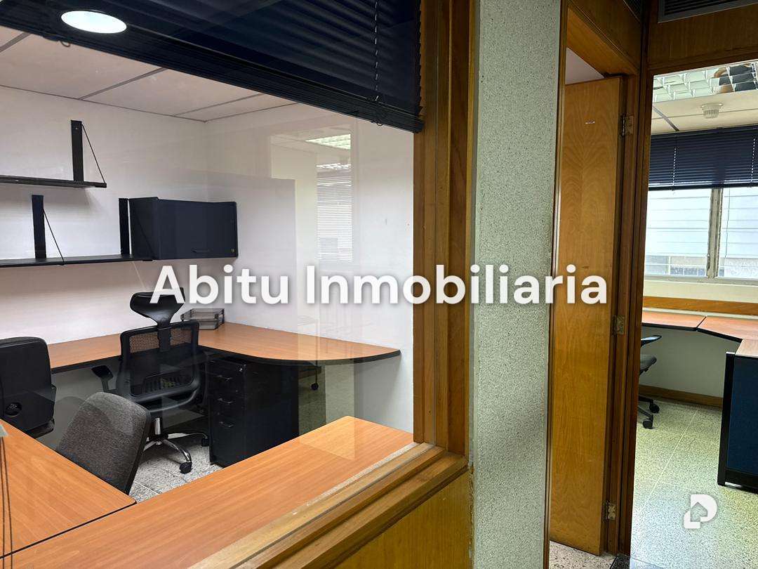 Oficina en La Castellana, Caracas – 11