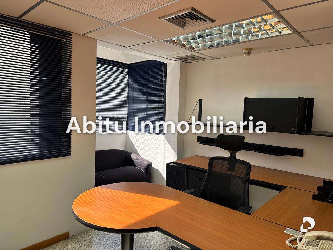 Oficina en La Castellana, Caracas – 18
