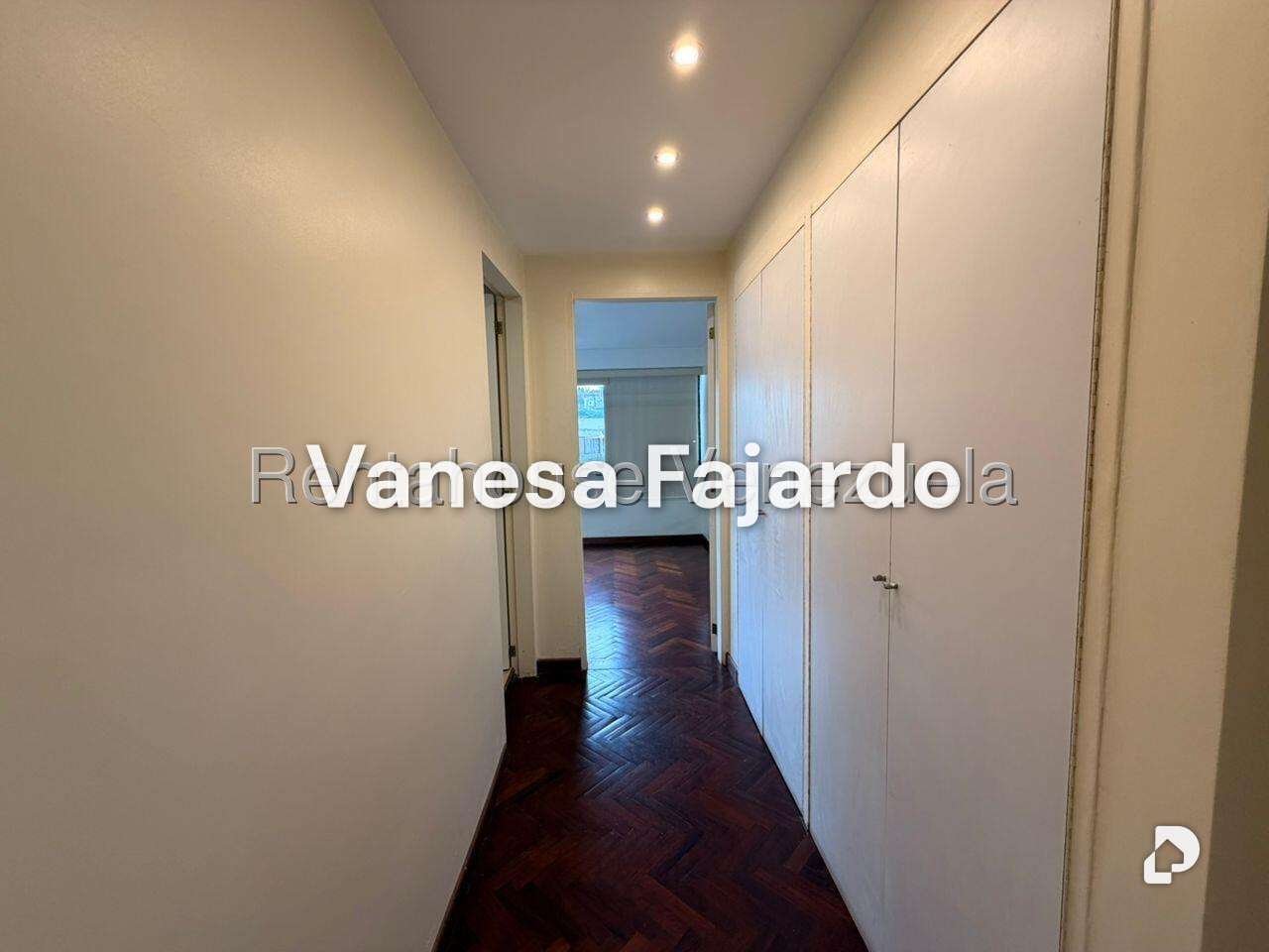 Apartamento en Santa Rosa de Lima, Caracas – 12
