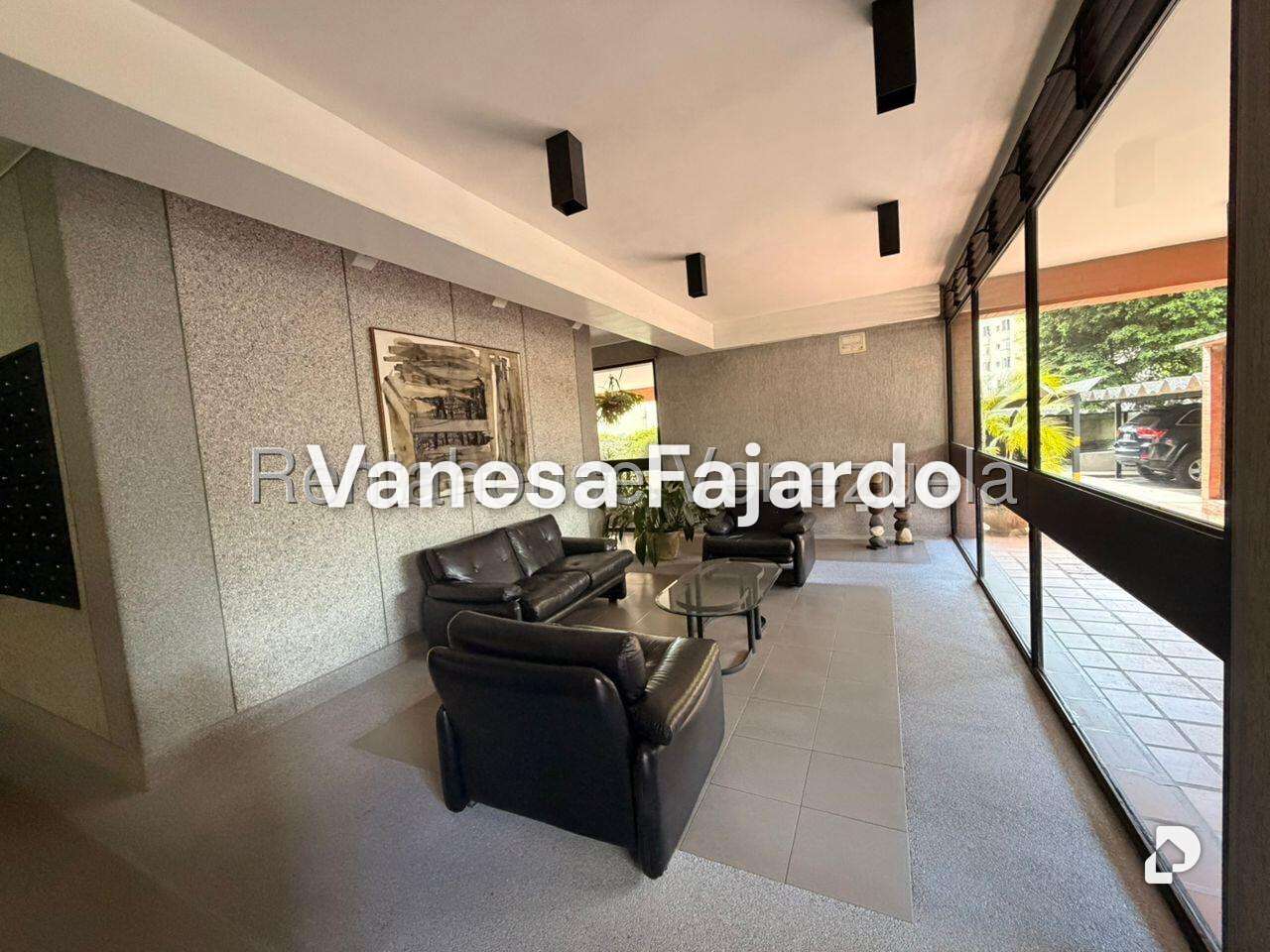Apartamento en Santa Rosa de Lima, Caracas – 18