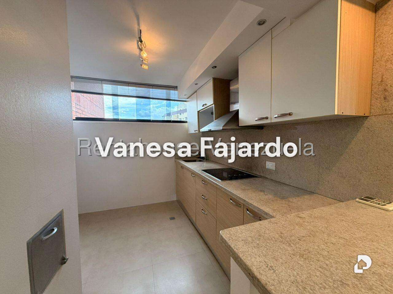 Apartamento en Santa Rosa de Lima, Caracas – 9