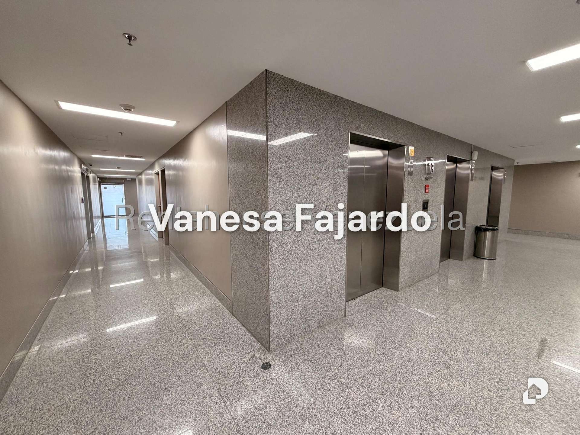 Oficina en Las Mercedes, Caracas – 6