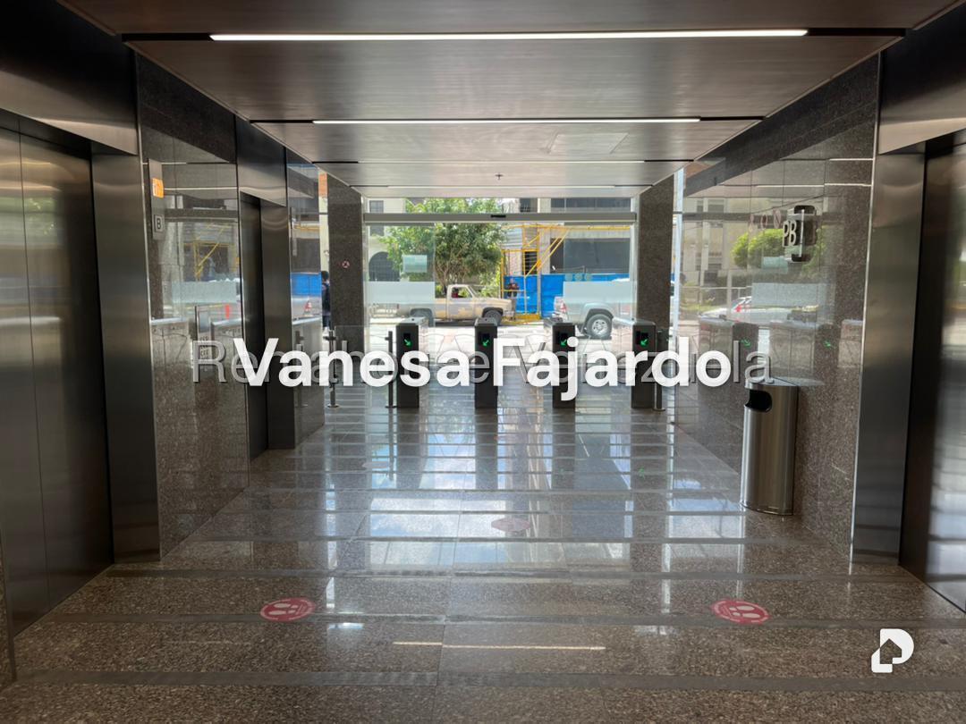 Oficina en Las Mercedes, Caracas – 4