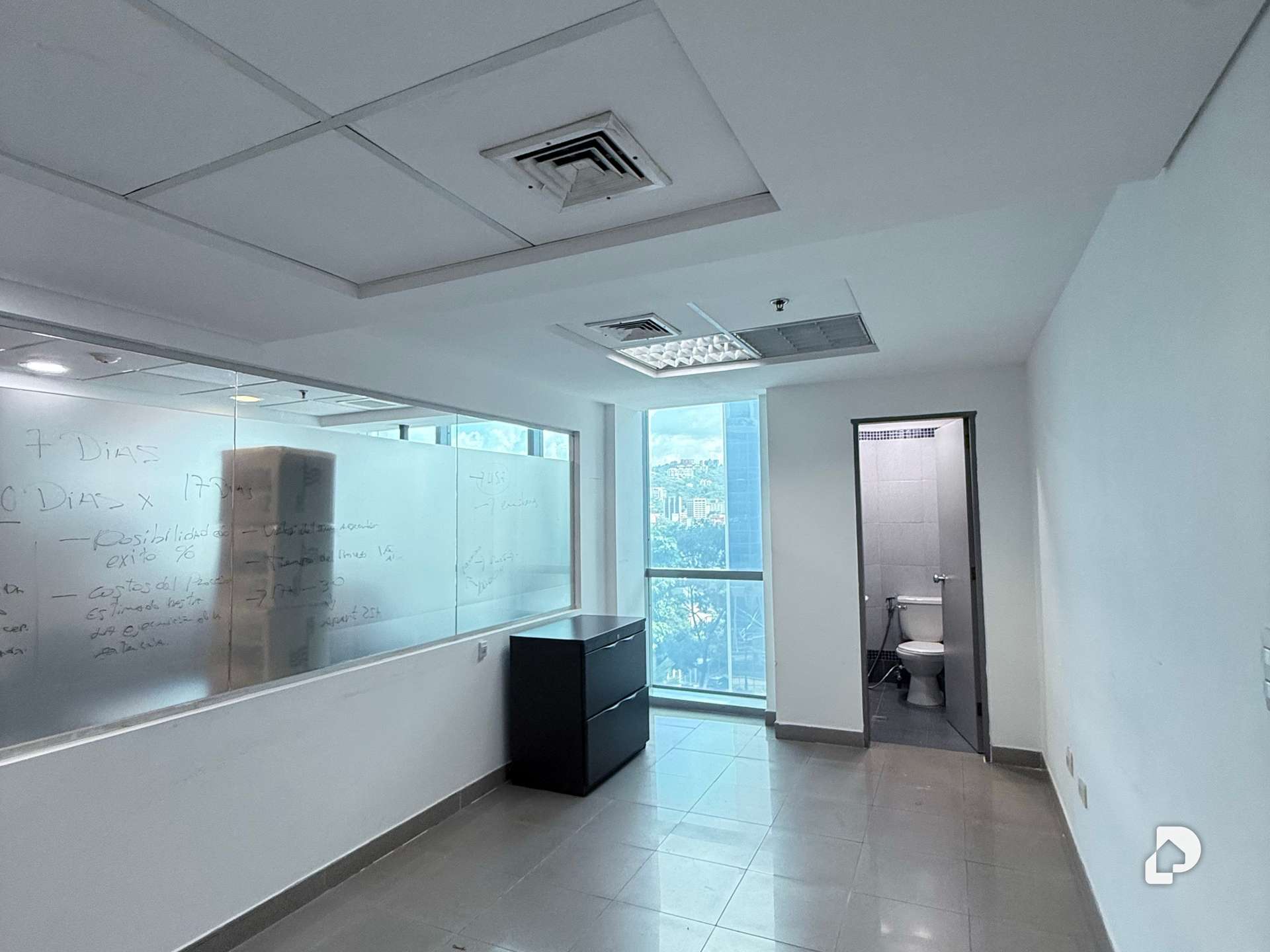 Oficina en El Rosal, Caracas – 9
