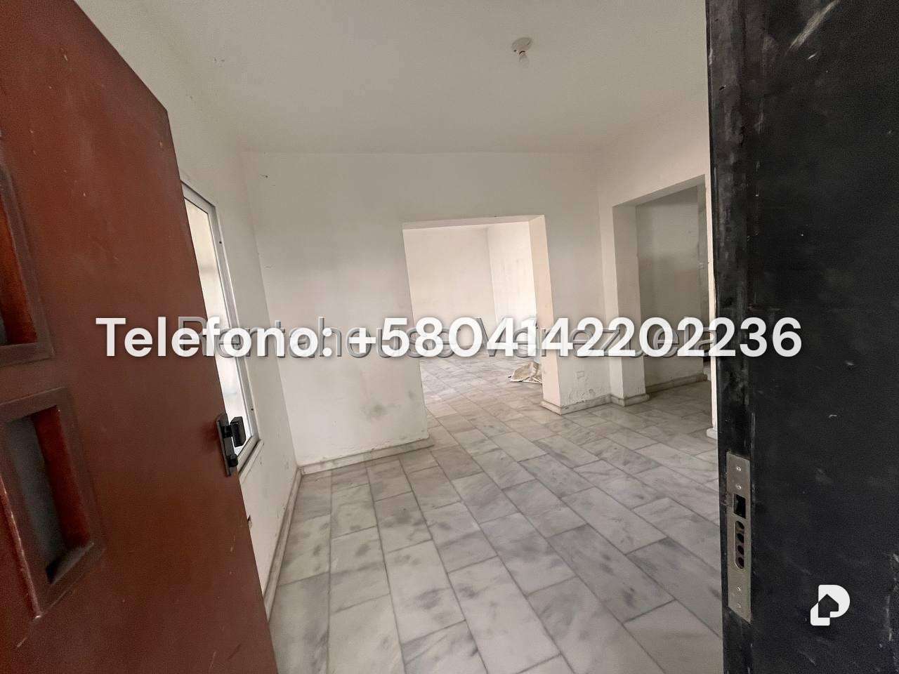 Casa en Altamira, Caracas – 11