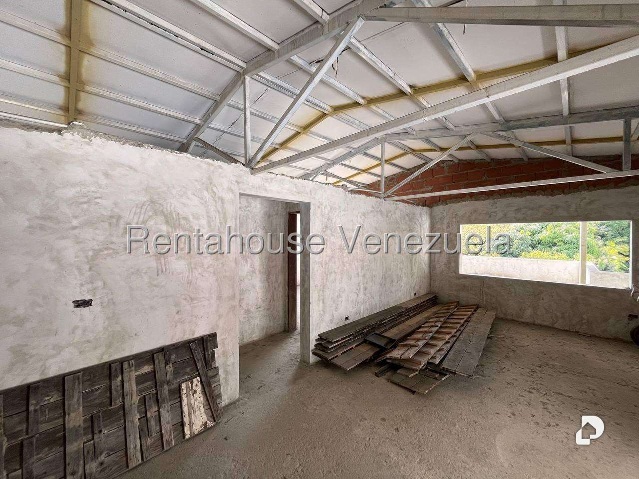 Casa en Altamira, Caracas – 28