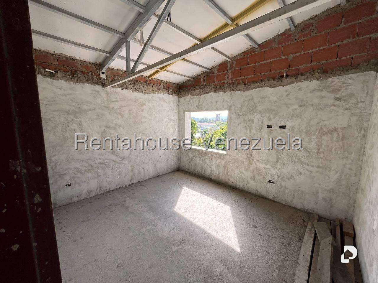 Casa en Altamira, Caracas – 27