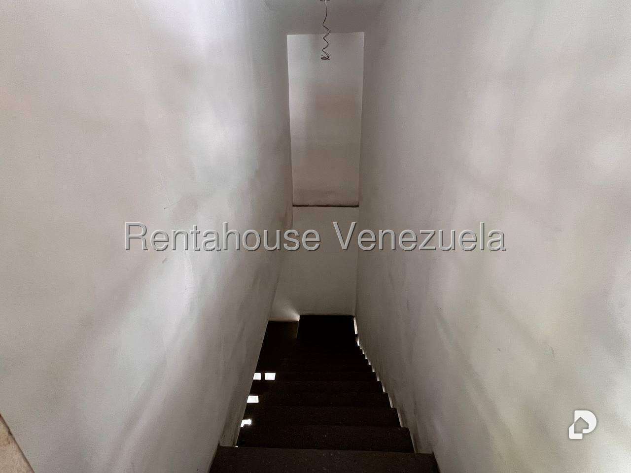 Casa en Altamira, Caracas – 16