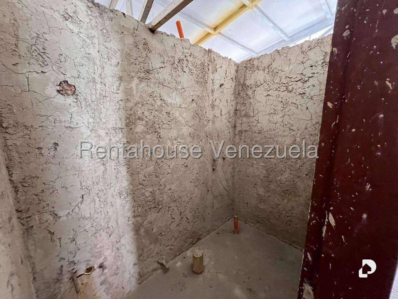 Casa en Altamira, Caracas – 25
