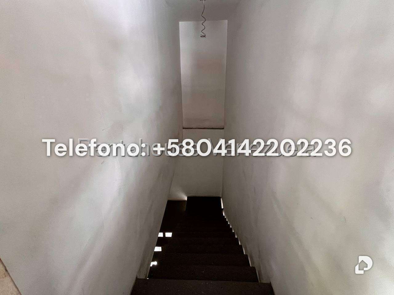 Casa en Altamira, Caracas – 16
