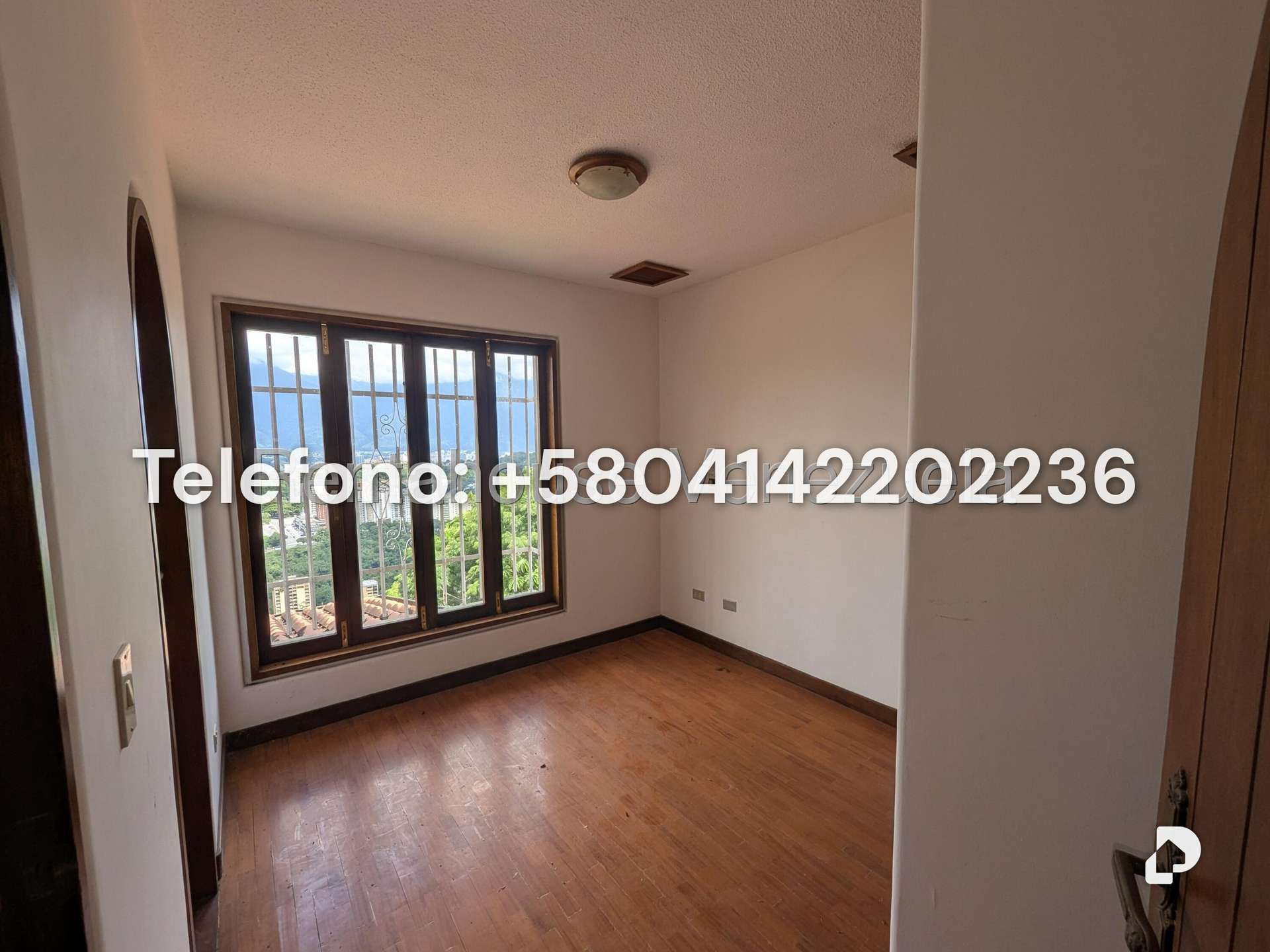 Casa en Cerro Verde, Caracas – 25