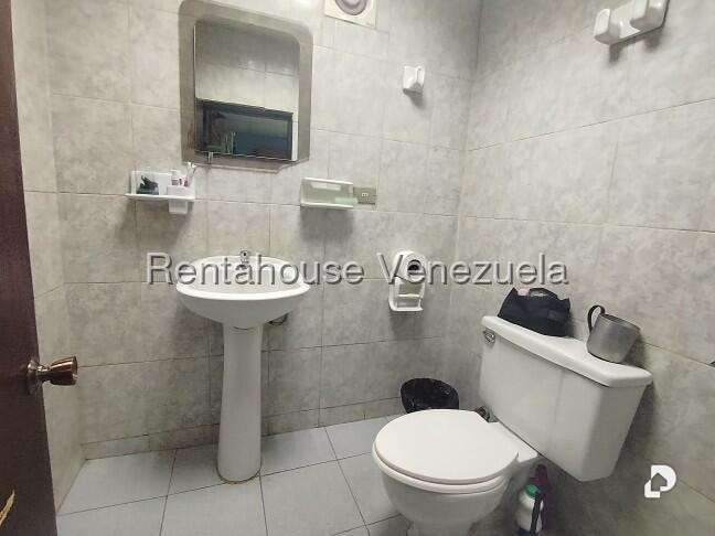 Local comercial en Quinta Crespo, Caracas – 18