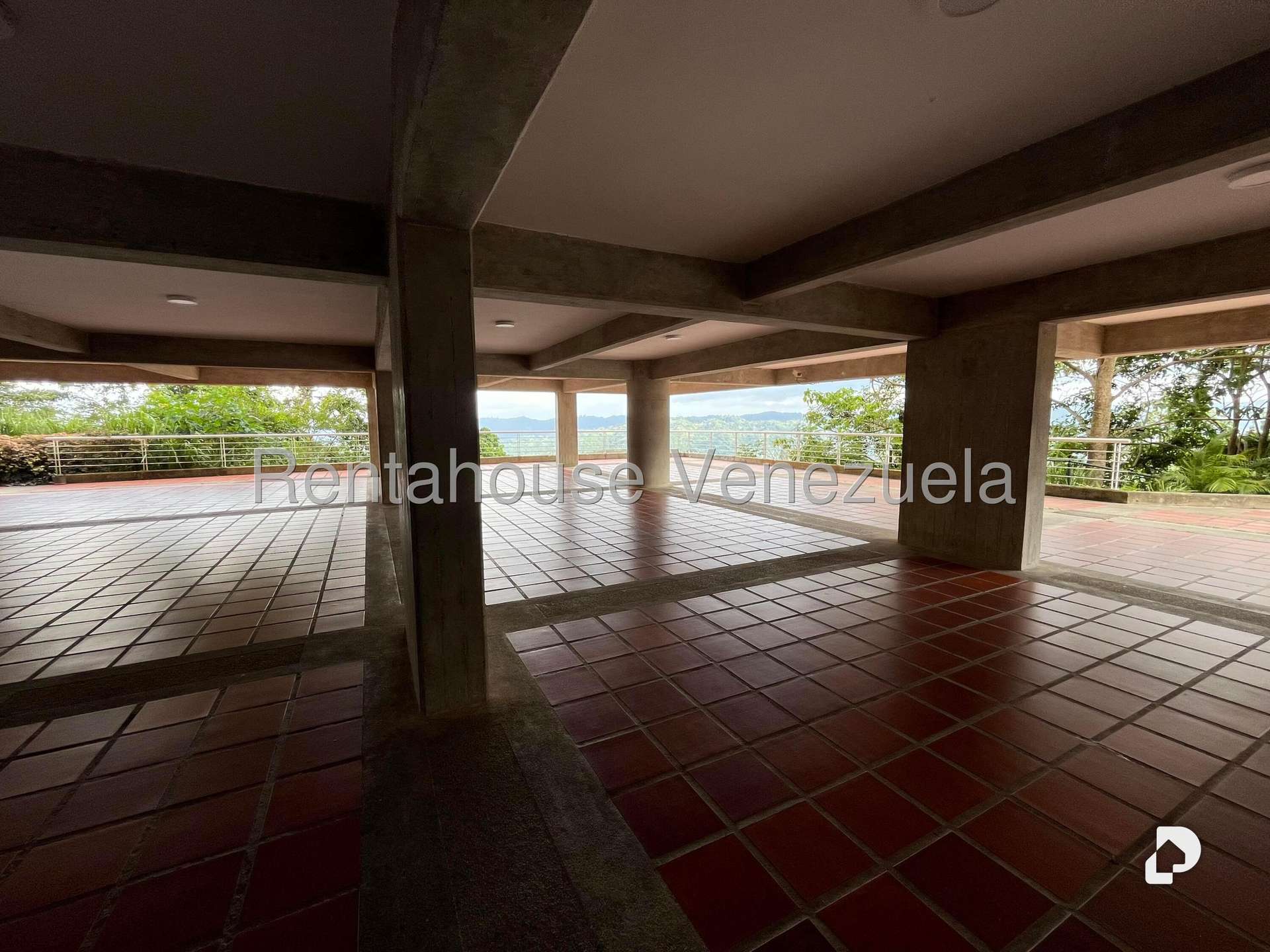 Apartamento en Lomas de La Lagunita, Caracas – 24