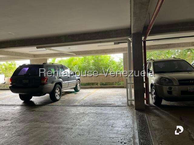 Apartamento en Lomas de La Lagunita, Caracas – 26