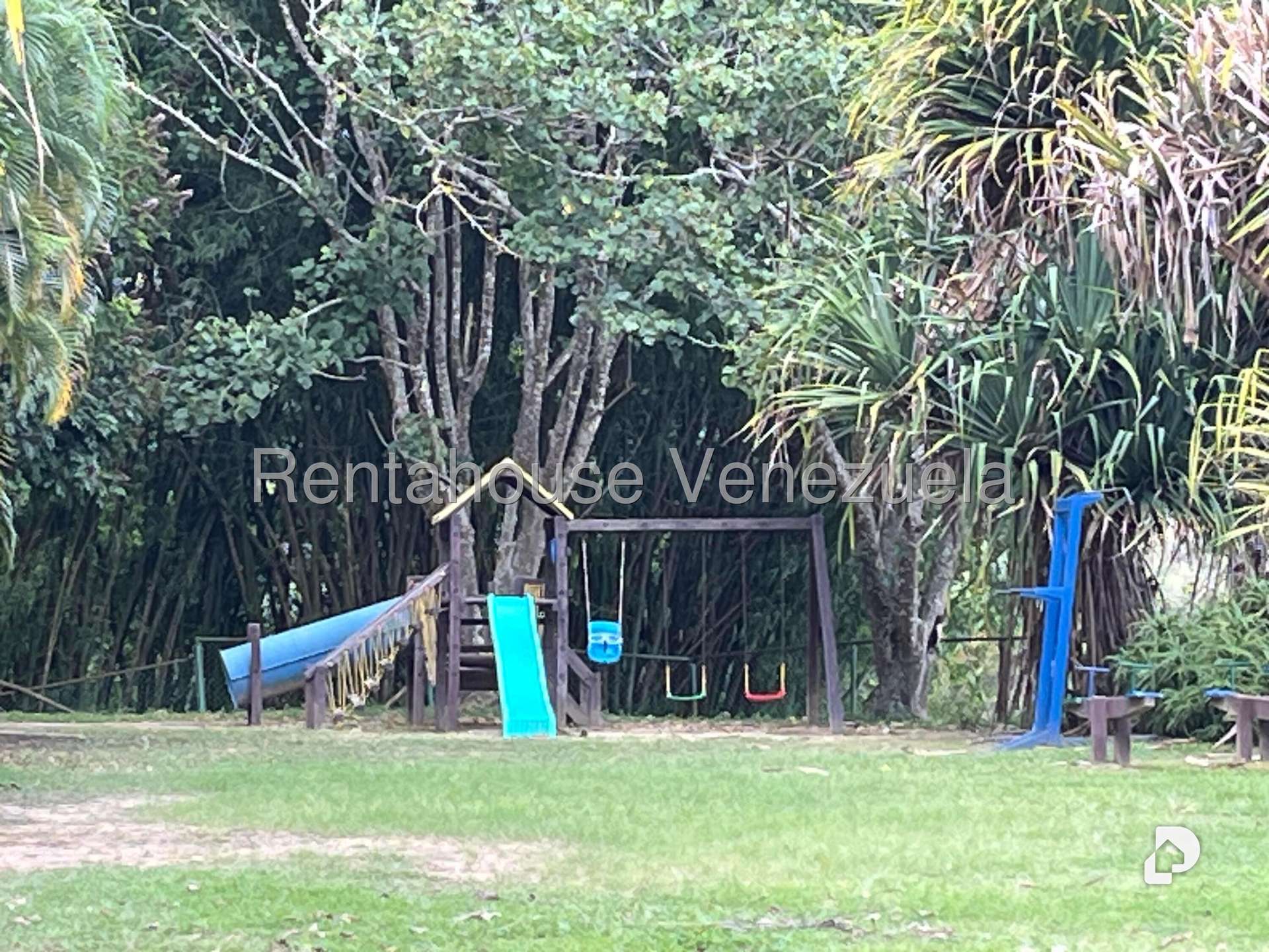 Apartamento en Lomas de La Lagunita, Caracas – 23