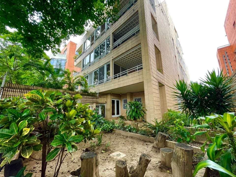 Edificio en La Castellana, Caracas - 1