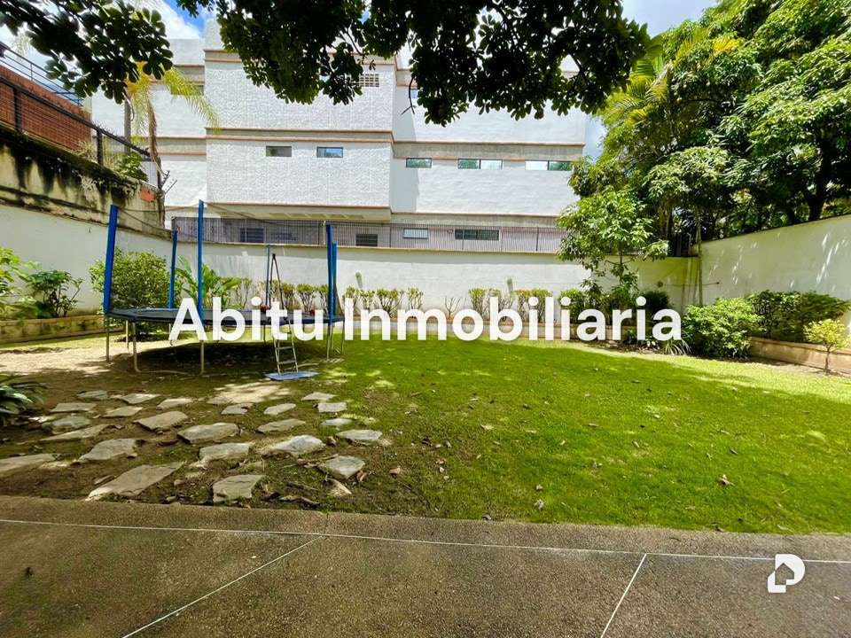 Edificio en La Castellana, Caracas – 8