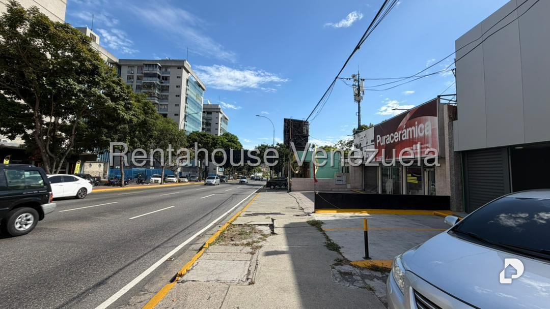 Local comercial en Altamira, Caracas – 3