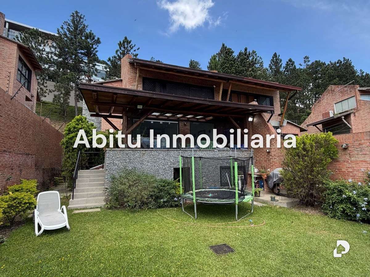 Casa en Alto Hatillo, Caracas – 2