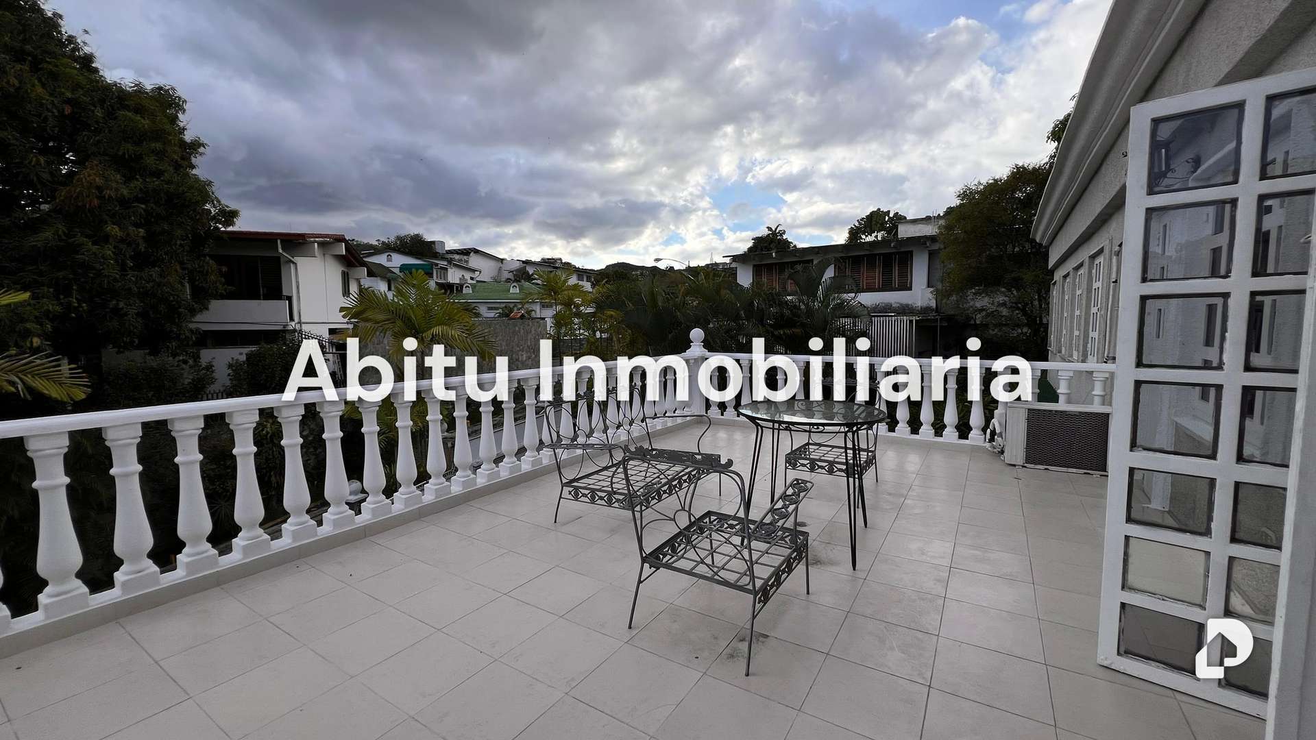 Apartamento en Prados del Este, Caracas – 2