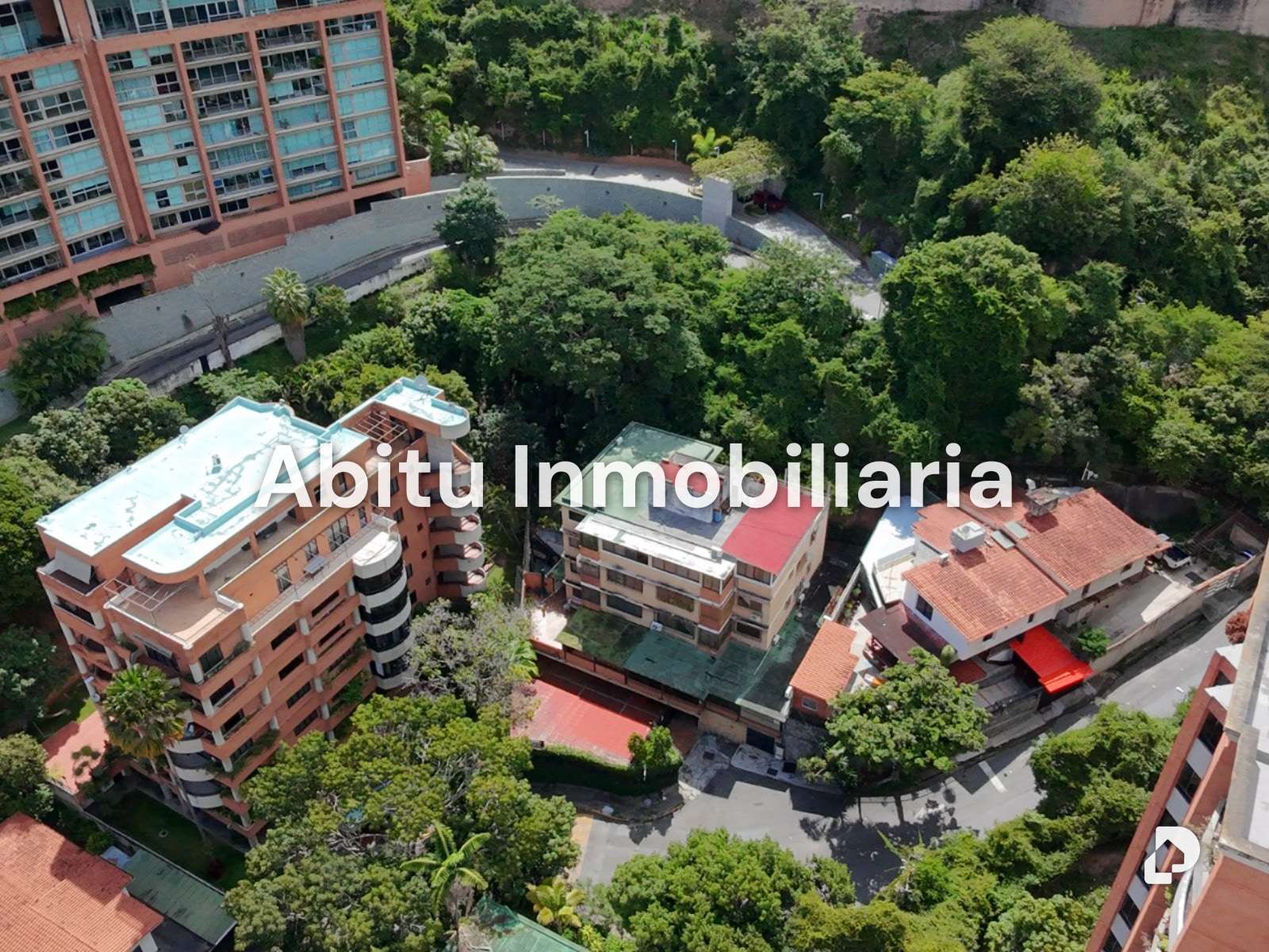 Edificio en Lomas de Las Mercedes, Caracas – 13