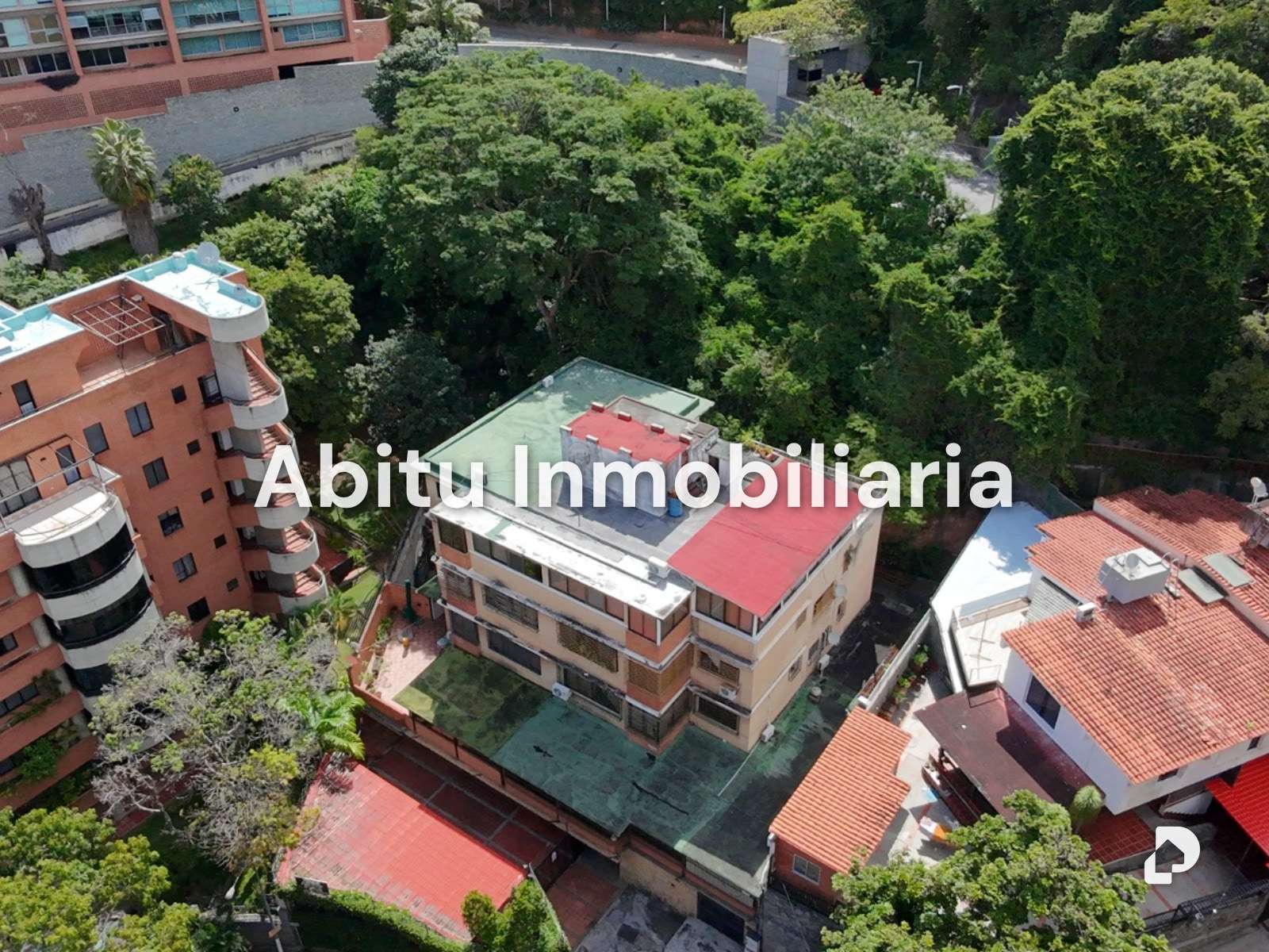 Edificio en Lomas de Las Mercedes, Caracas – 12
