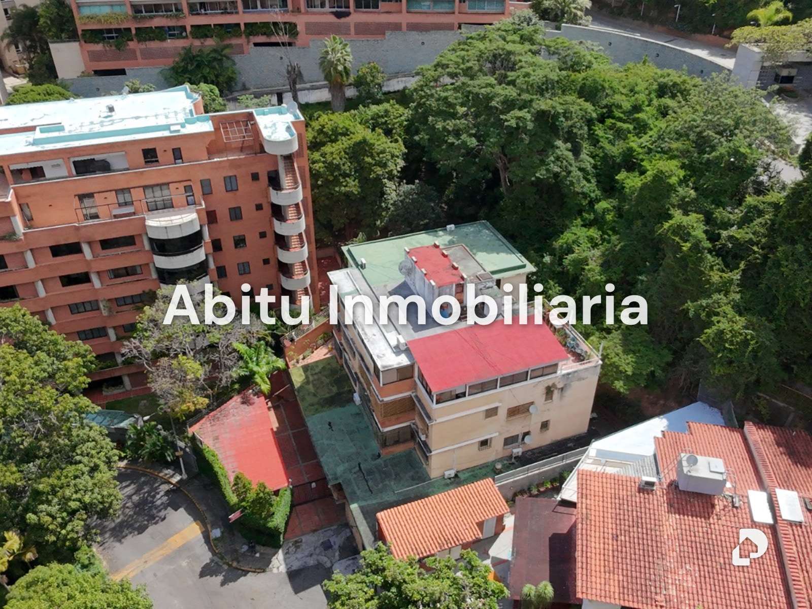 Edificio en Lomas de Las Mercedes, Caracas – 11