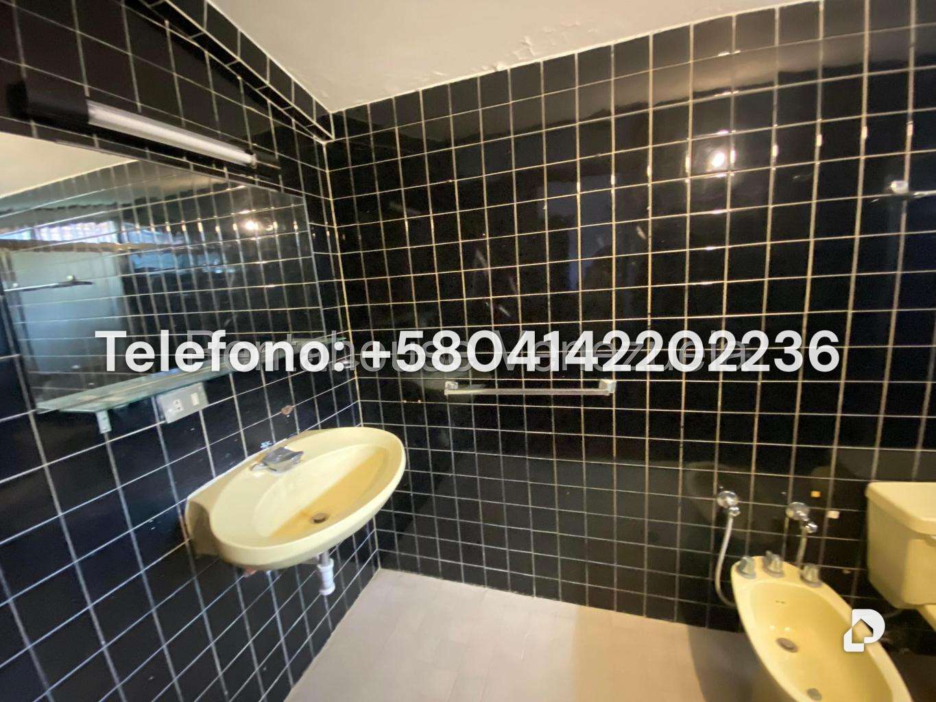 Casa en Prados del Este, Caracas – 64
