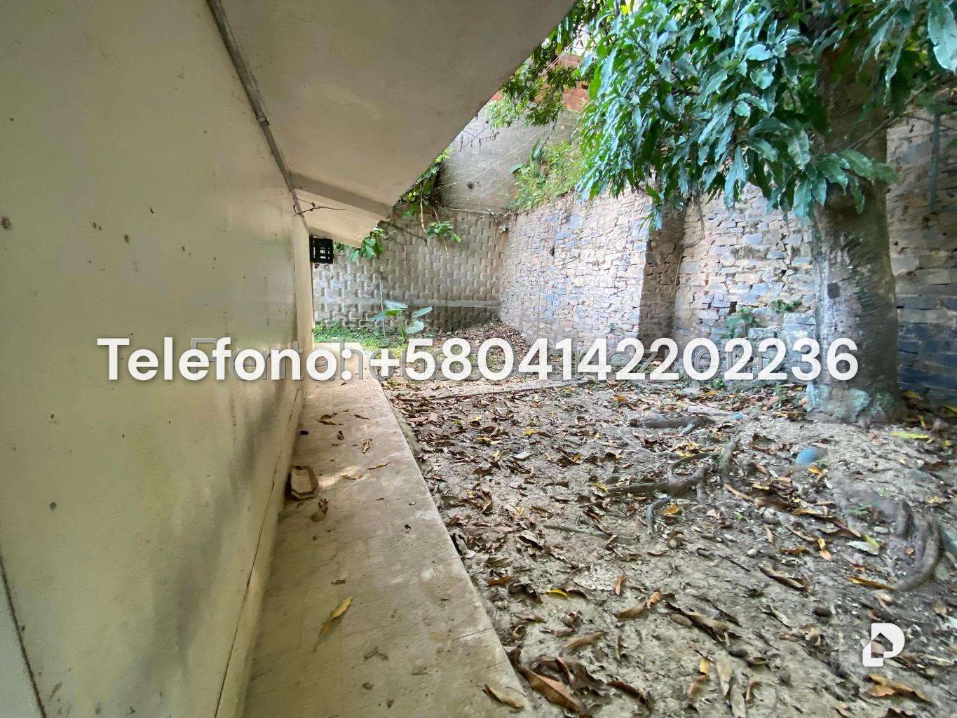 Casa en Prados del Este, Caracas – 73