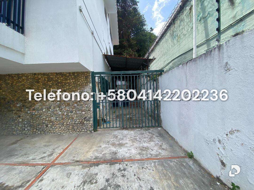 Casa en Prados del Este, Caracas – 25