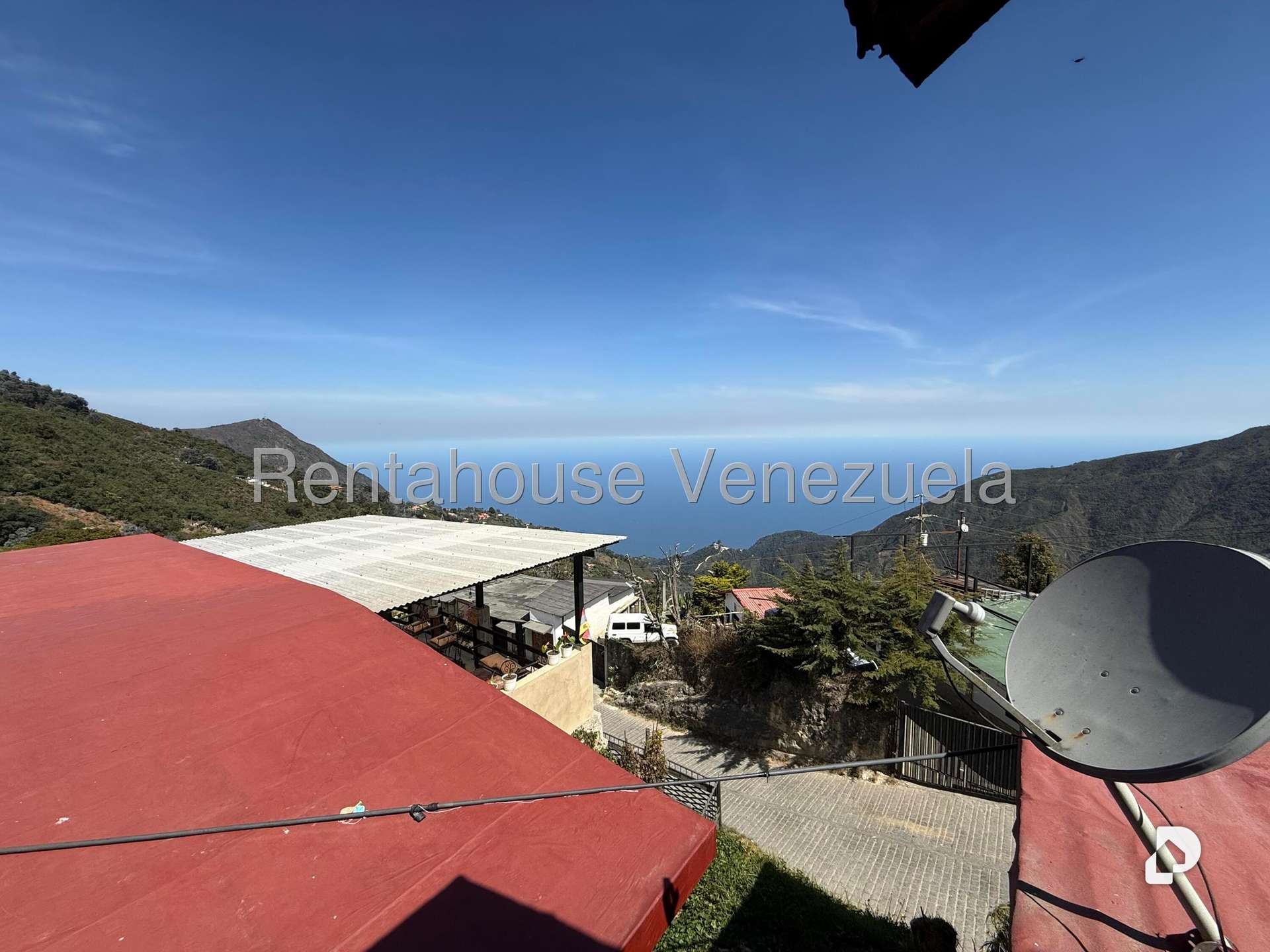Local comercial en Galipan, Caracas – 24