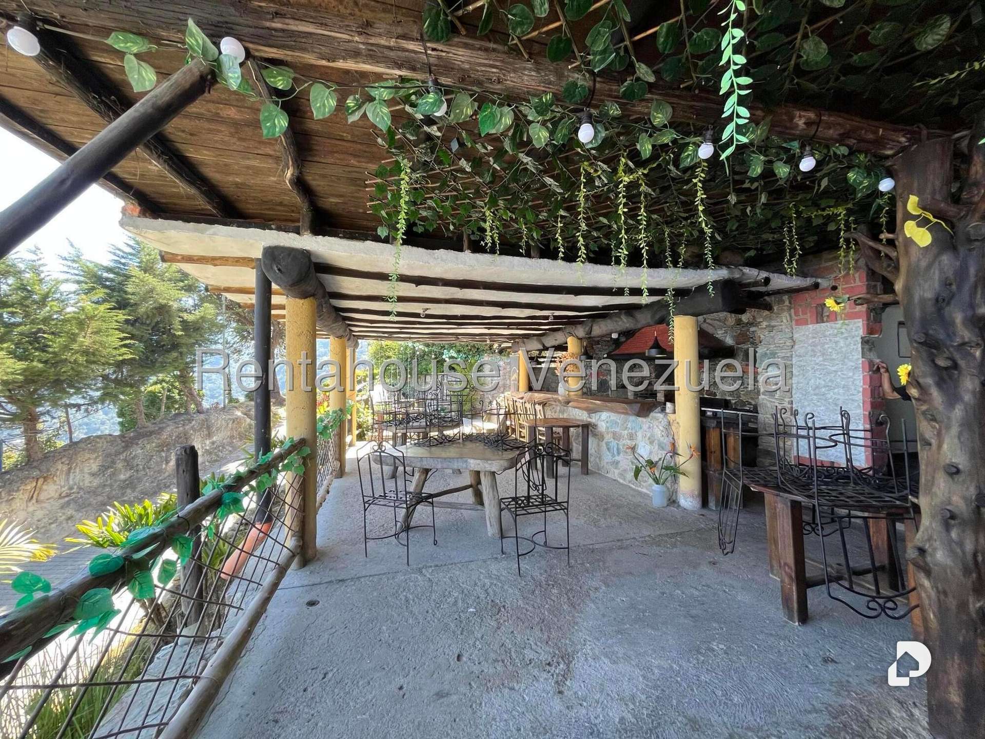Local comercial en Galipan, Caracas – 11