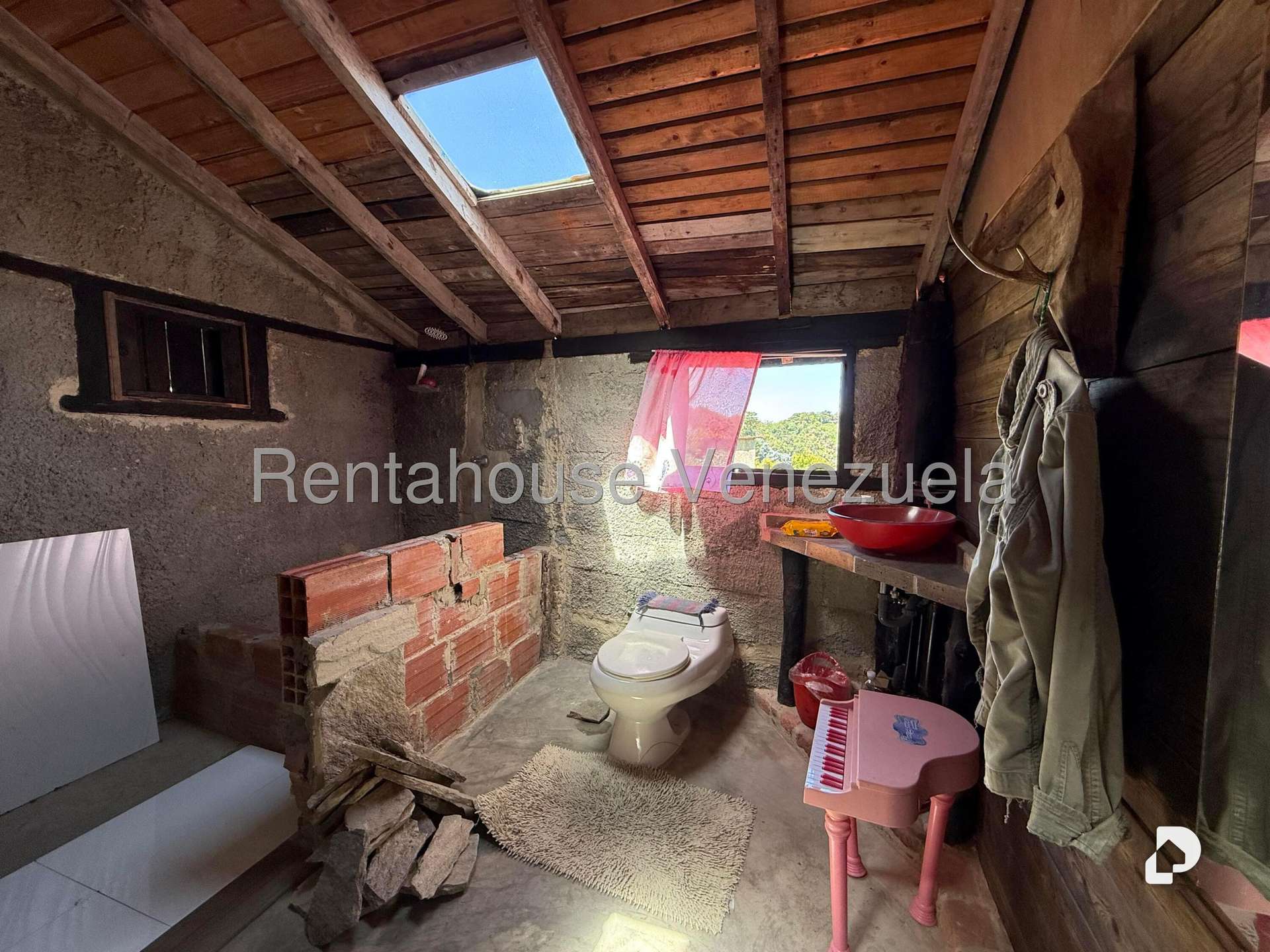 Local comercial en Galipan, Caracas – 23