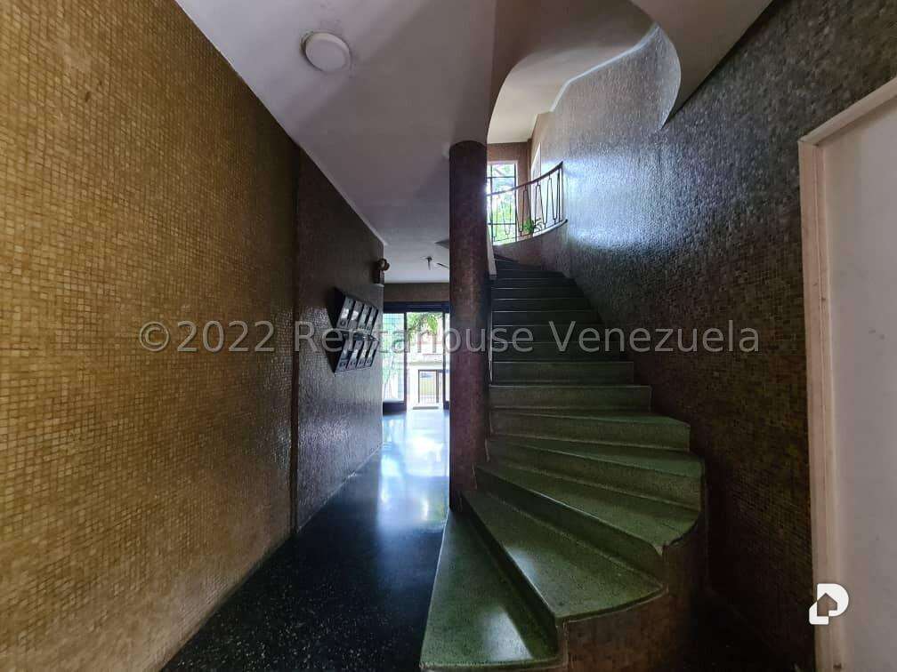 Edificio en La Florida, Caracas – 11