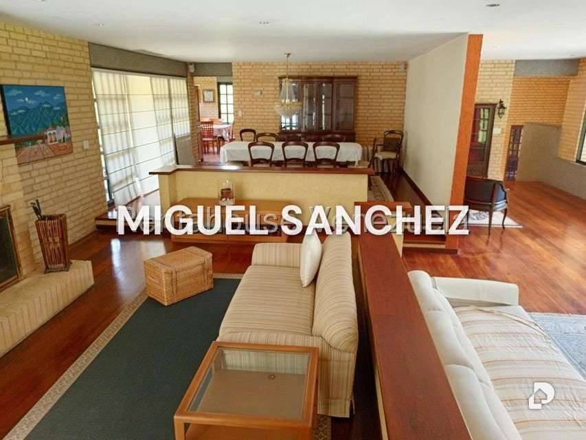 Casa en Oripoto, Caracas – 12