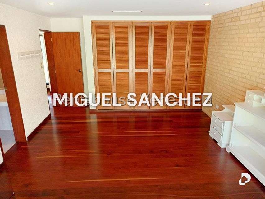 Casa en Oripoto, Caracas – 25