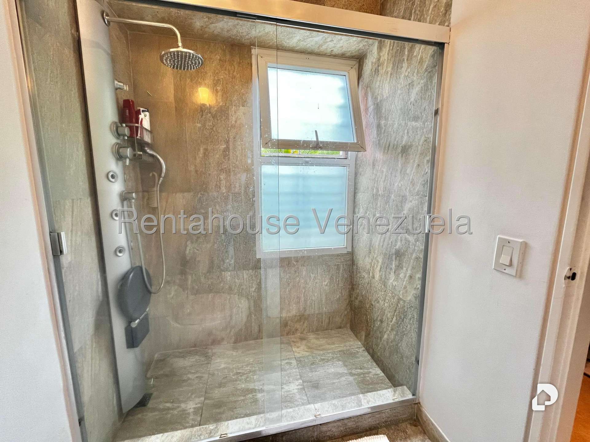 Apartamento en Solar del Hatillo, Caracas – 35