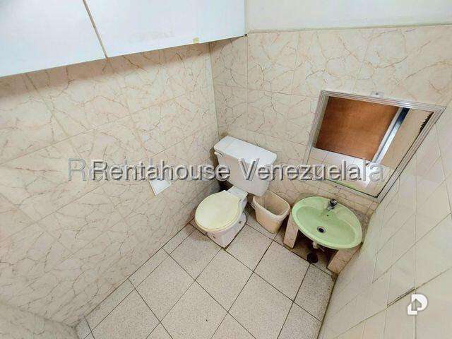 Local comercial en Montalbán I, Caracas – 24