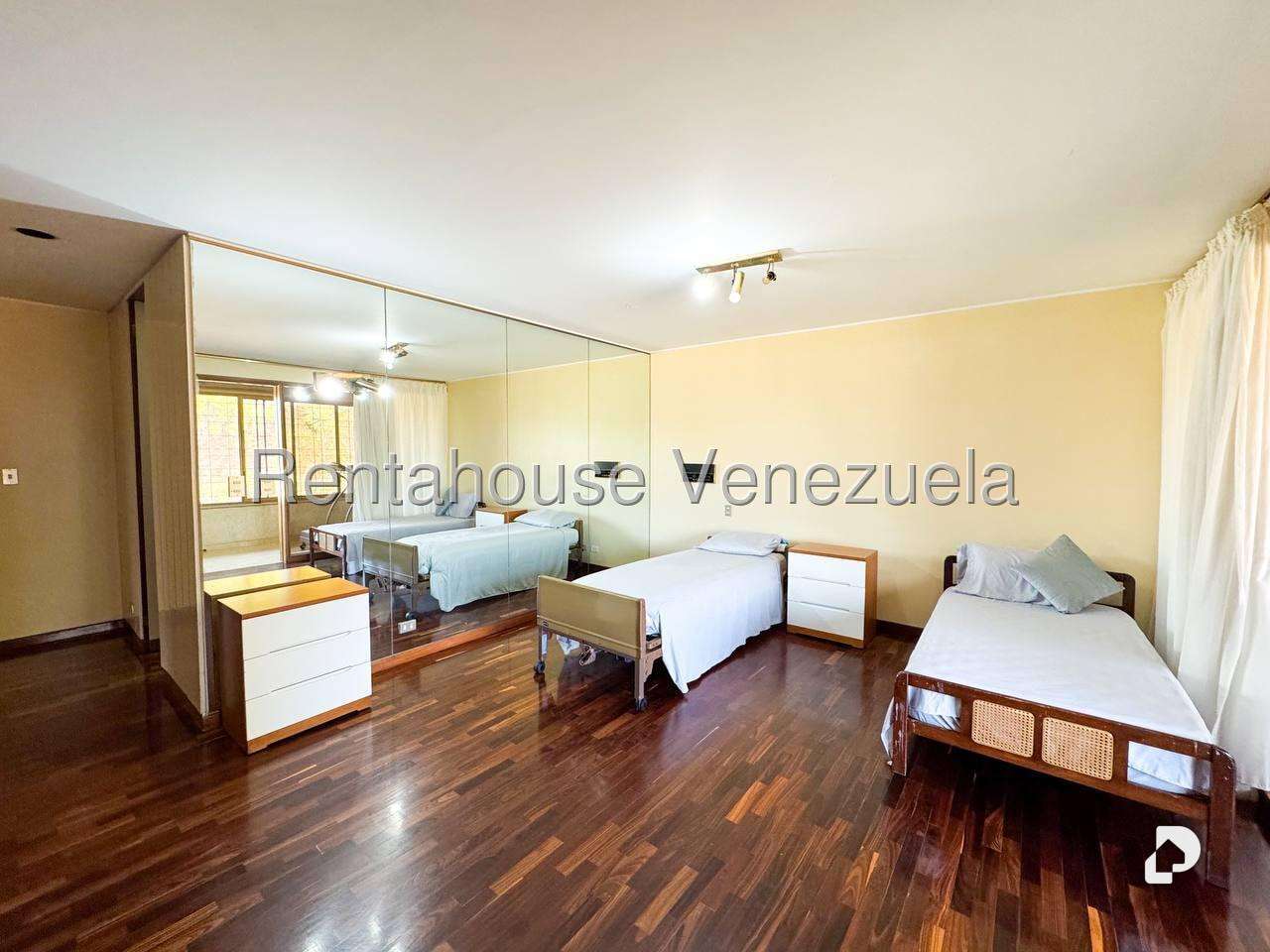Casa en Los Naranjos (del Cafetal), Caracas – 58
