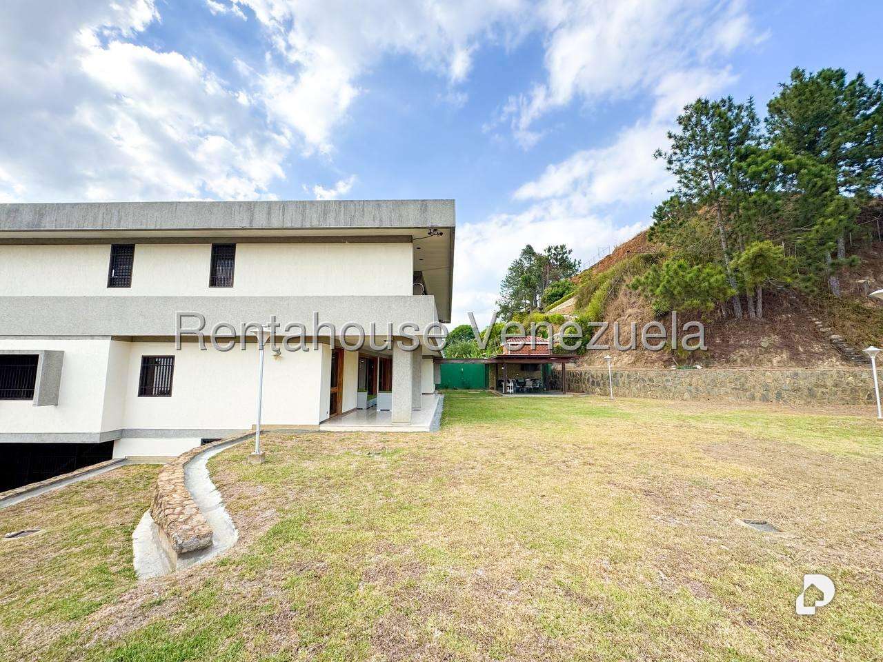 Casa en Los Naranjos (del Cafetal), Caracas – 23