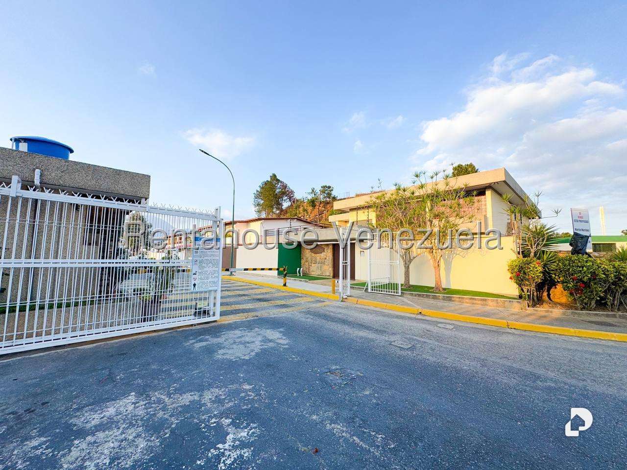Casa en Los Naranjos (del Cafetal), Caracas – 77