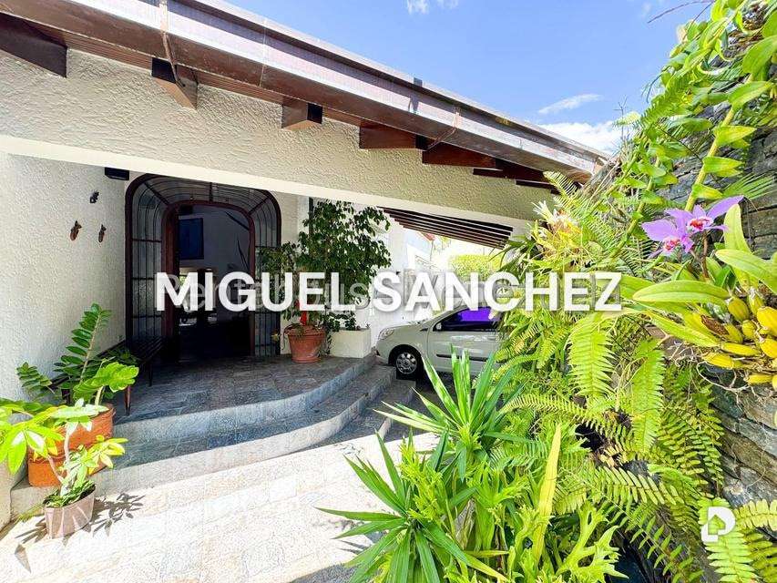 Casa en Macaracuay, Caracas – 2