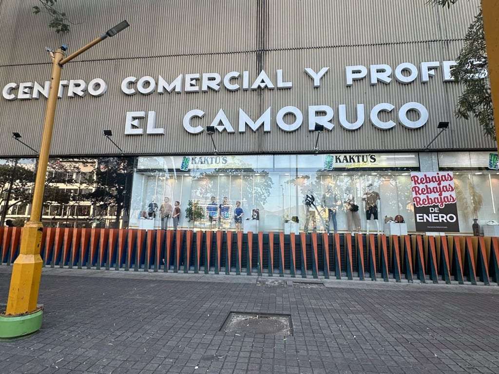 Oficina en Av. Bolívar Norte, Valencia - 1