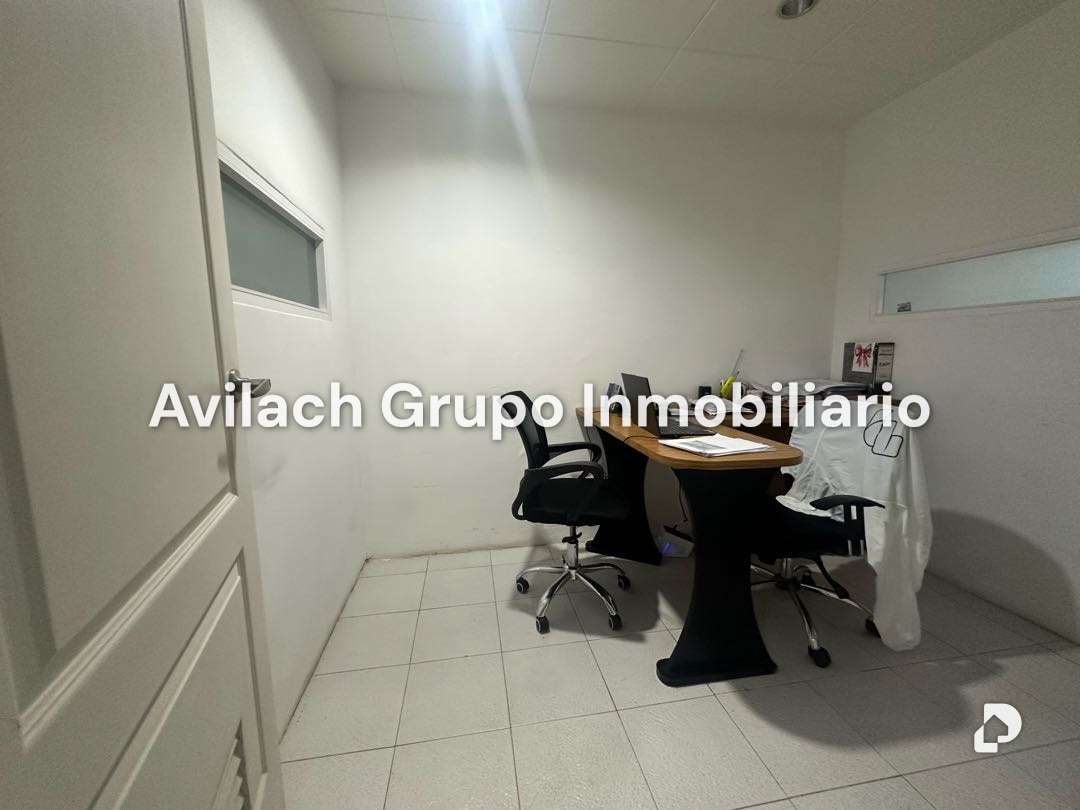 Oficina en Av. Bolívar Norte, Valencia – 11