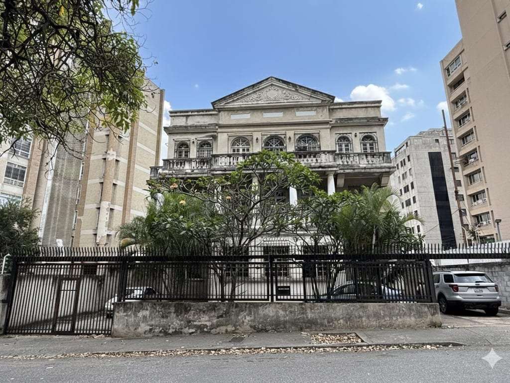 Edificio en La Florida, Caracas - 1
