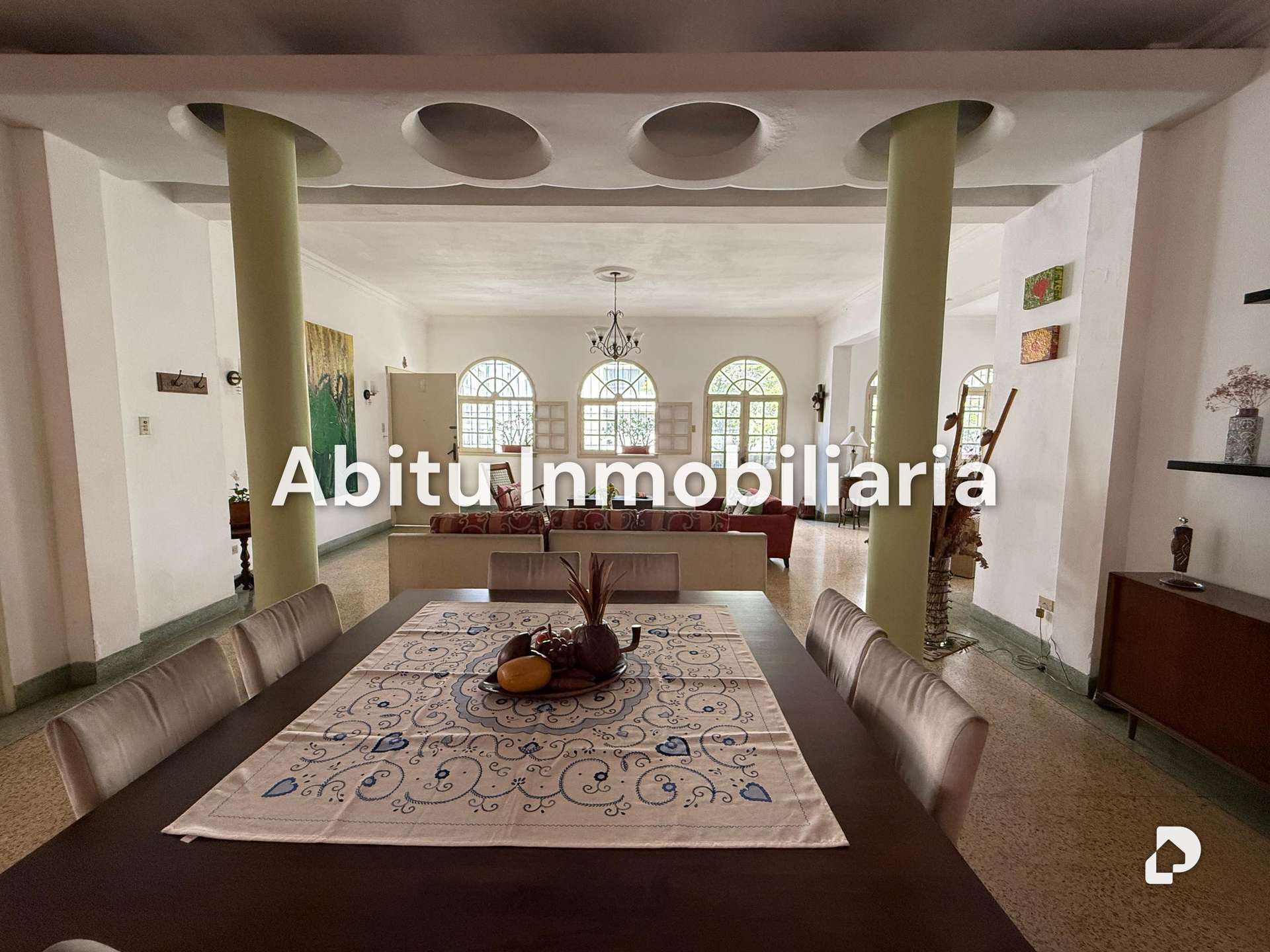 Building in La Florida, Caracas – 12
