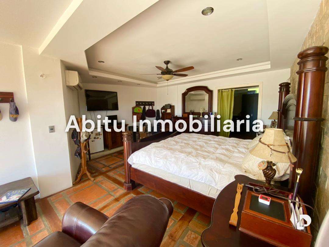 Casa en La Lagunita, Caracas – 14