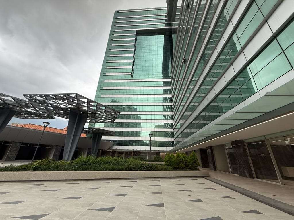 Oficina en Campo Alegre, Caracas - 1